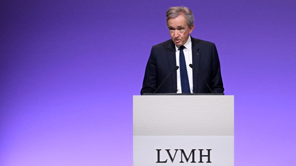 Lvmh Ceo Bernard Arnault's Family Office Invests In Ai Startup